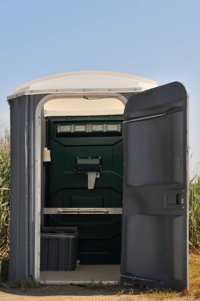 Best Porta potty rental near me  in Auburn, MI